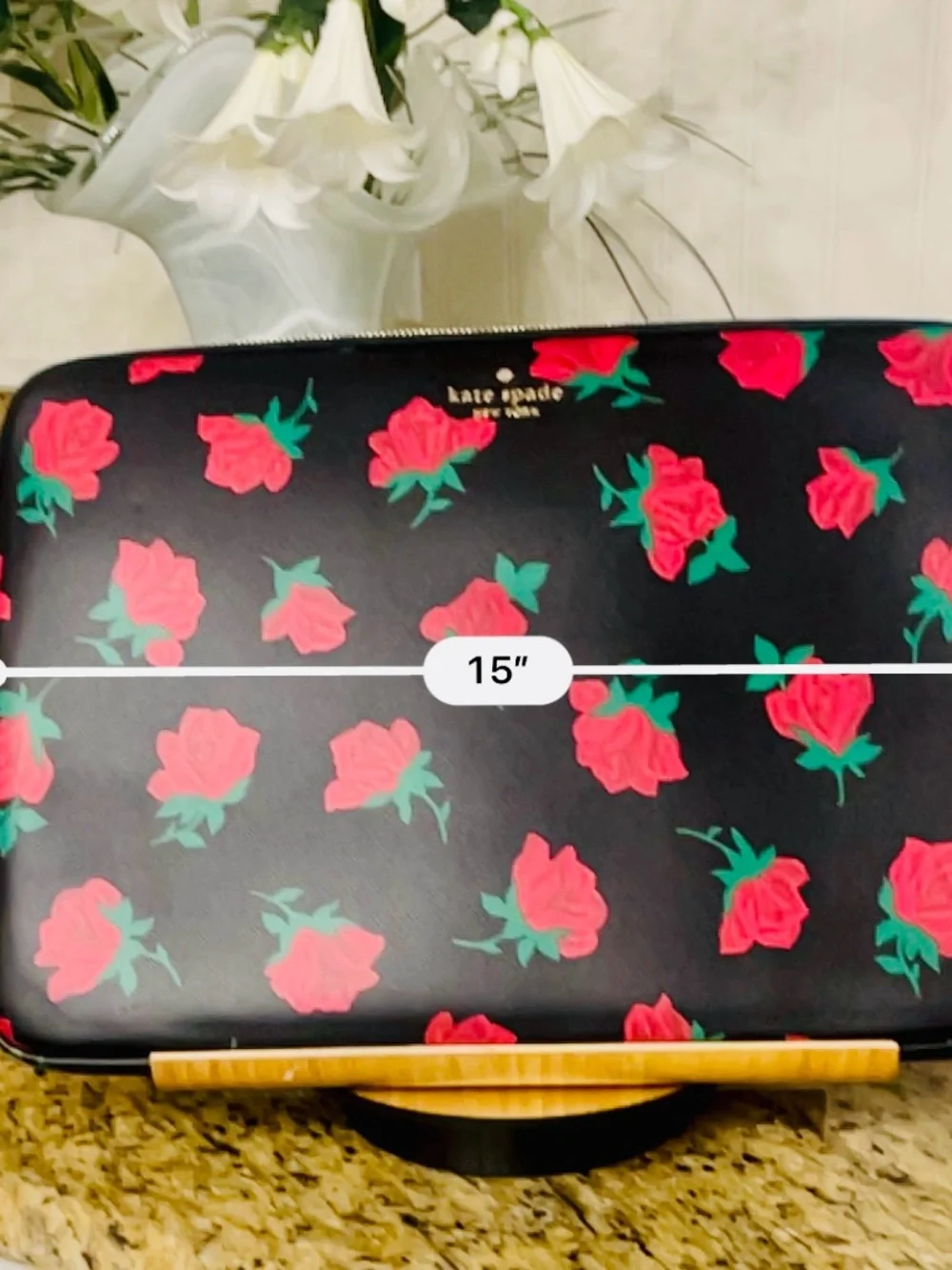 NWOT Kate Spade New York Madison Rose Toss Printed Laptop Sleeve